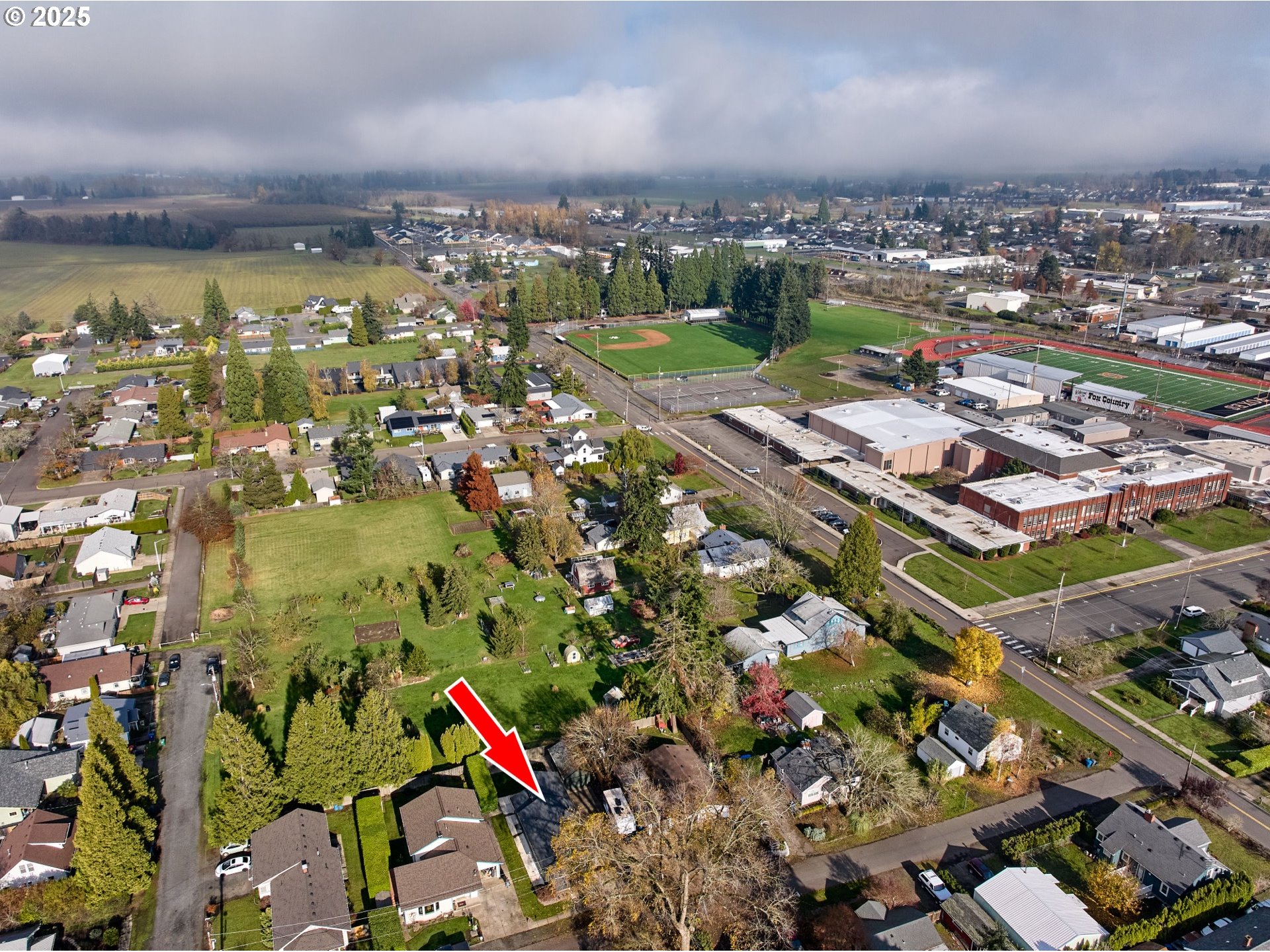 1006 Well Street Silverton, OR 97381 - Photo 32 of 35 an aerial view of multiple house