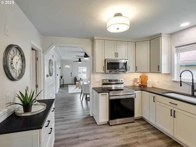 $429,900 | 1006 Well Street, Silverton, OR 97381