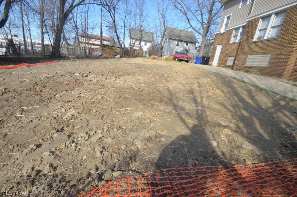 1819 Reyburn Road Cleveland, OH 44112 - Photo 2 of 4