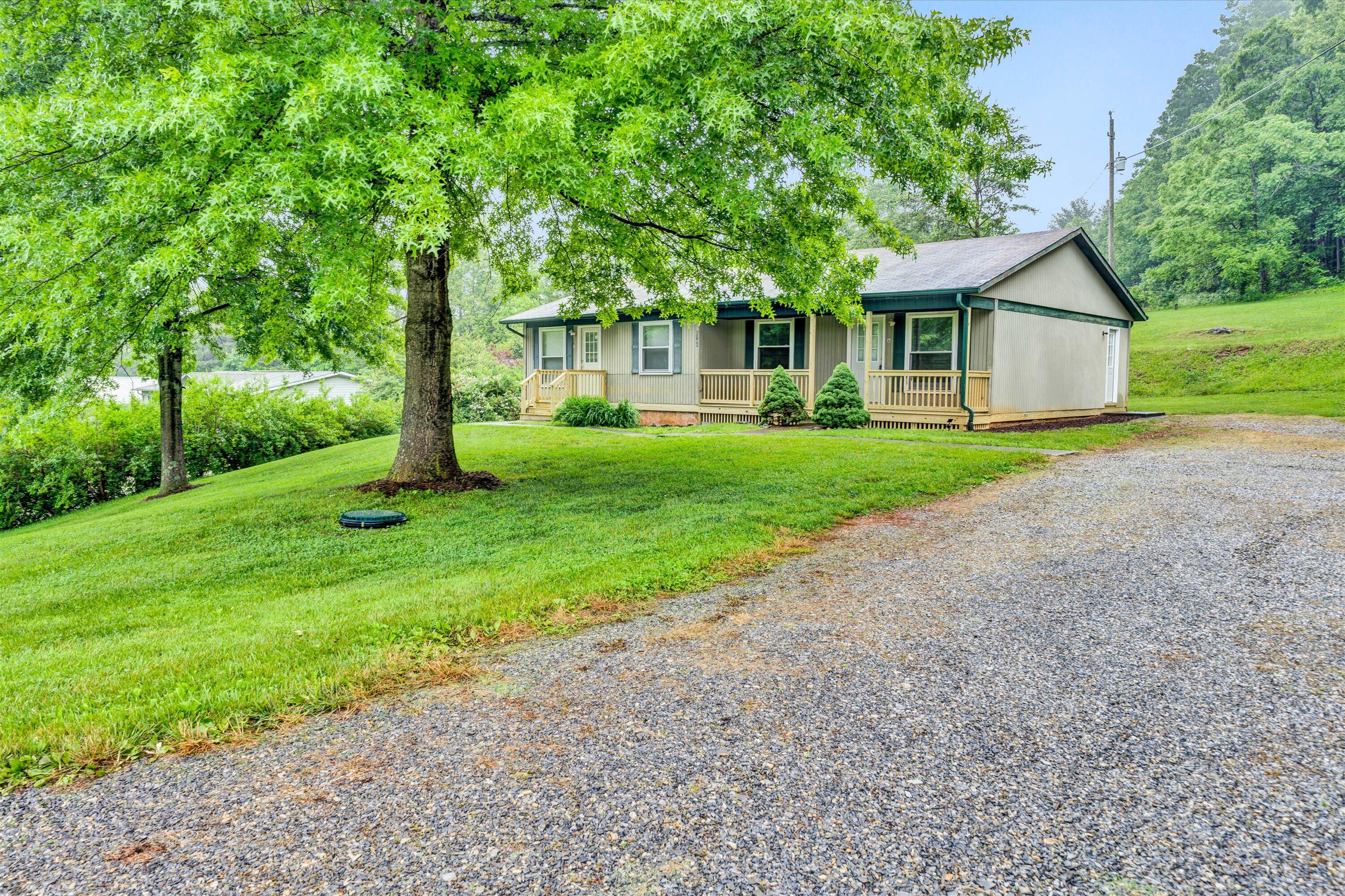5700 Ferrum Mountain Road Callaway, VA 24067 - Photo 5 of 26 01-DSC00073