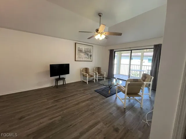 $189,500 | 11500 Caravel Circle, Unit 4028, Fort Myers, FL 33908