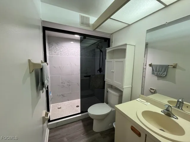 $189,500 | 11500 Caravel Circle, Unit 4028, Fort Myers, FL 33908