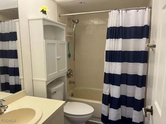 $189,500 | 11500 Caravel Circle, Unit 4028, Fort Myers, FL 33908