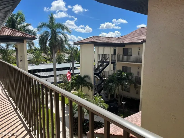 $189,500 | 11500 Caravel Circle, Unit 4028, Fort Myers, FL 33908