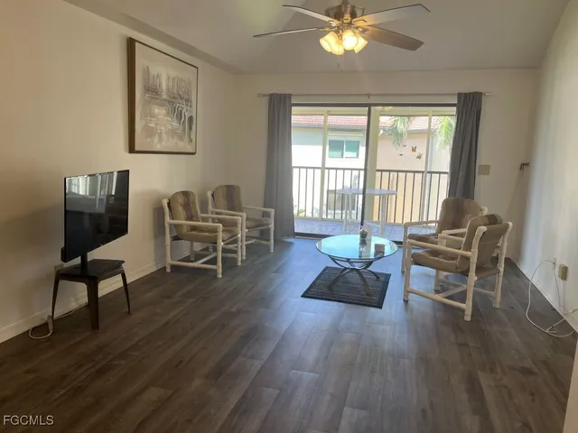 $189,500 | 11500 Caravel Circle, Unit 4028, Fort Myers, FL 33908