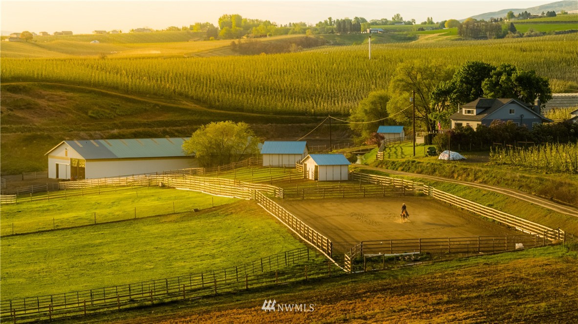 701 Perry Road Ellensburg, WA 98926 - Photo 1 of 40 Gallery Image 1
