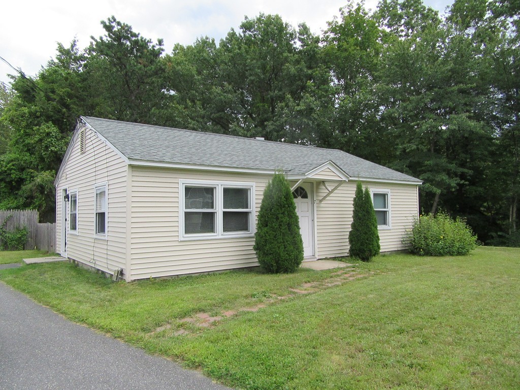 7 Bruce Street Springfield, MA 01119 - Photo 1 of 17