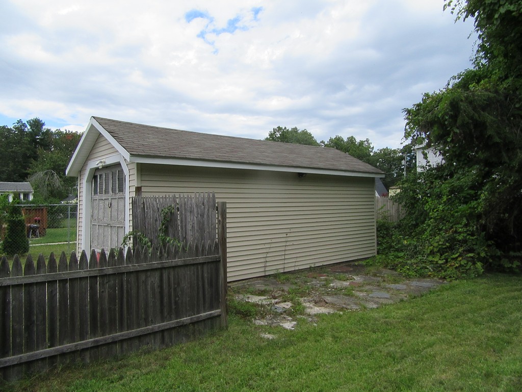 7 Bruce Street Springfield, MA 01119 - Photo 17 of 17