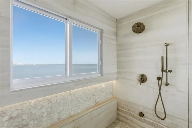 $7,500 | 377 22nd Avenue Southeast, St. Petersburg, FL 33705