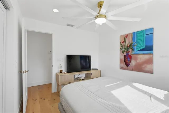 $7,500 | 377 22nd Avenue Southeast, St. Petersburg, FL 33705