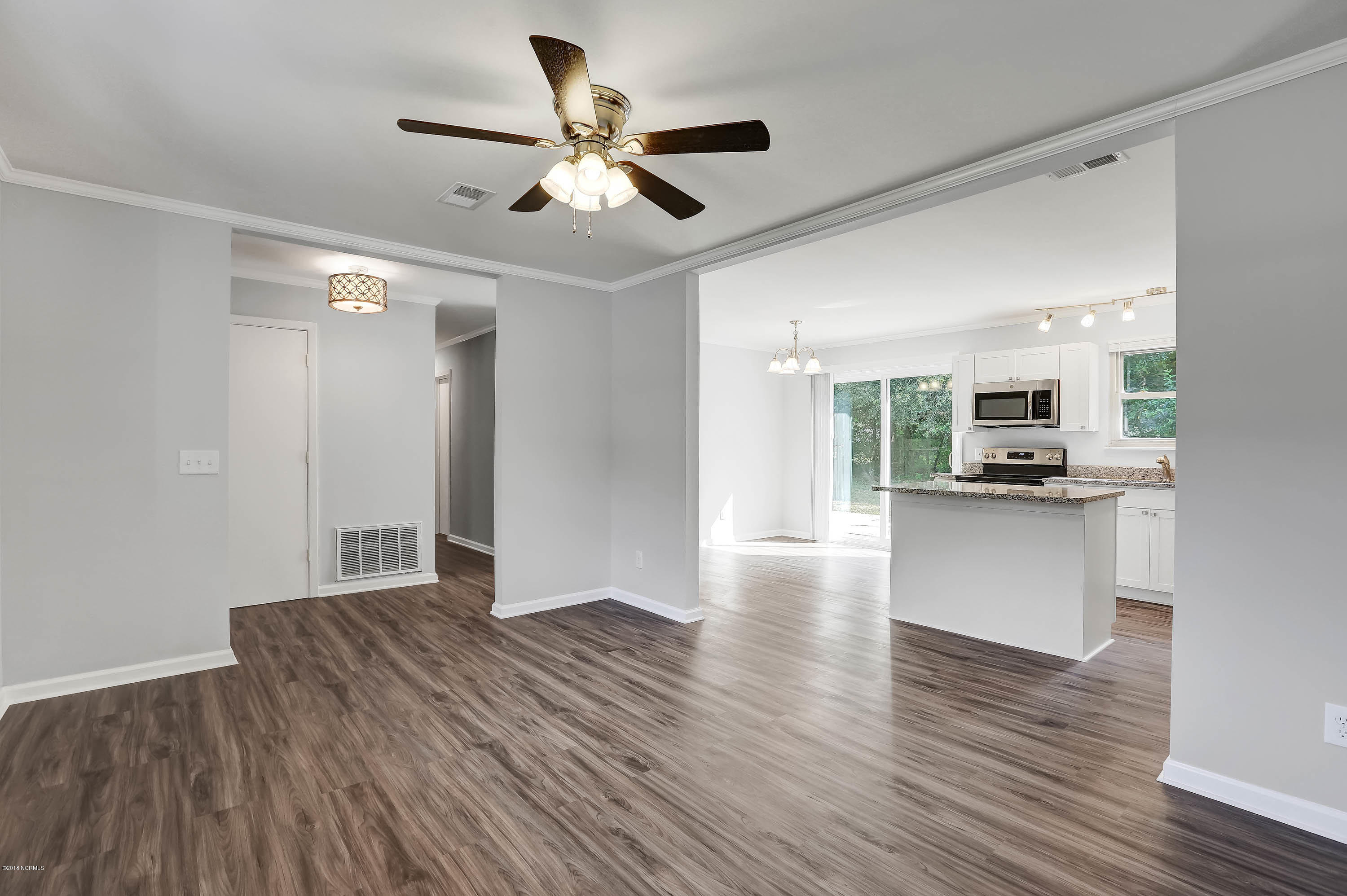 225 Lancaster Road Wilmington, NC 28409 - Photo 9 of 30 225LancasterRoad-09
