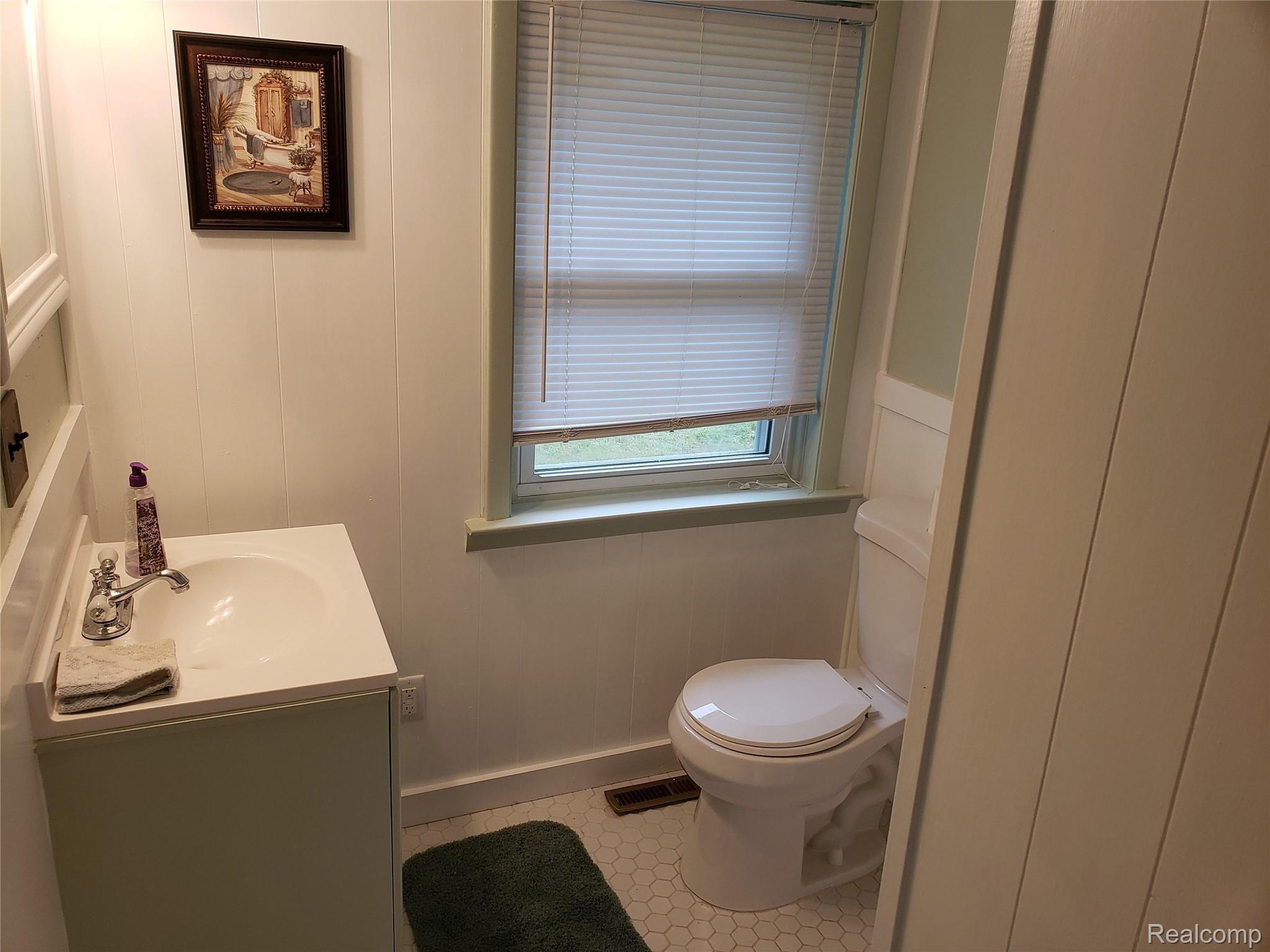 2465 Carpenter Road Lapeer, MI 48446 - Photo 17 of 28 Master bath with shower