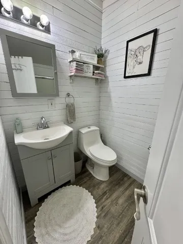 $360,000 | 9056 Taylor Cemetery Road, Lyles, TN 37098