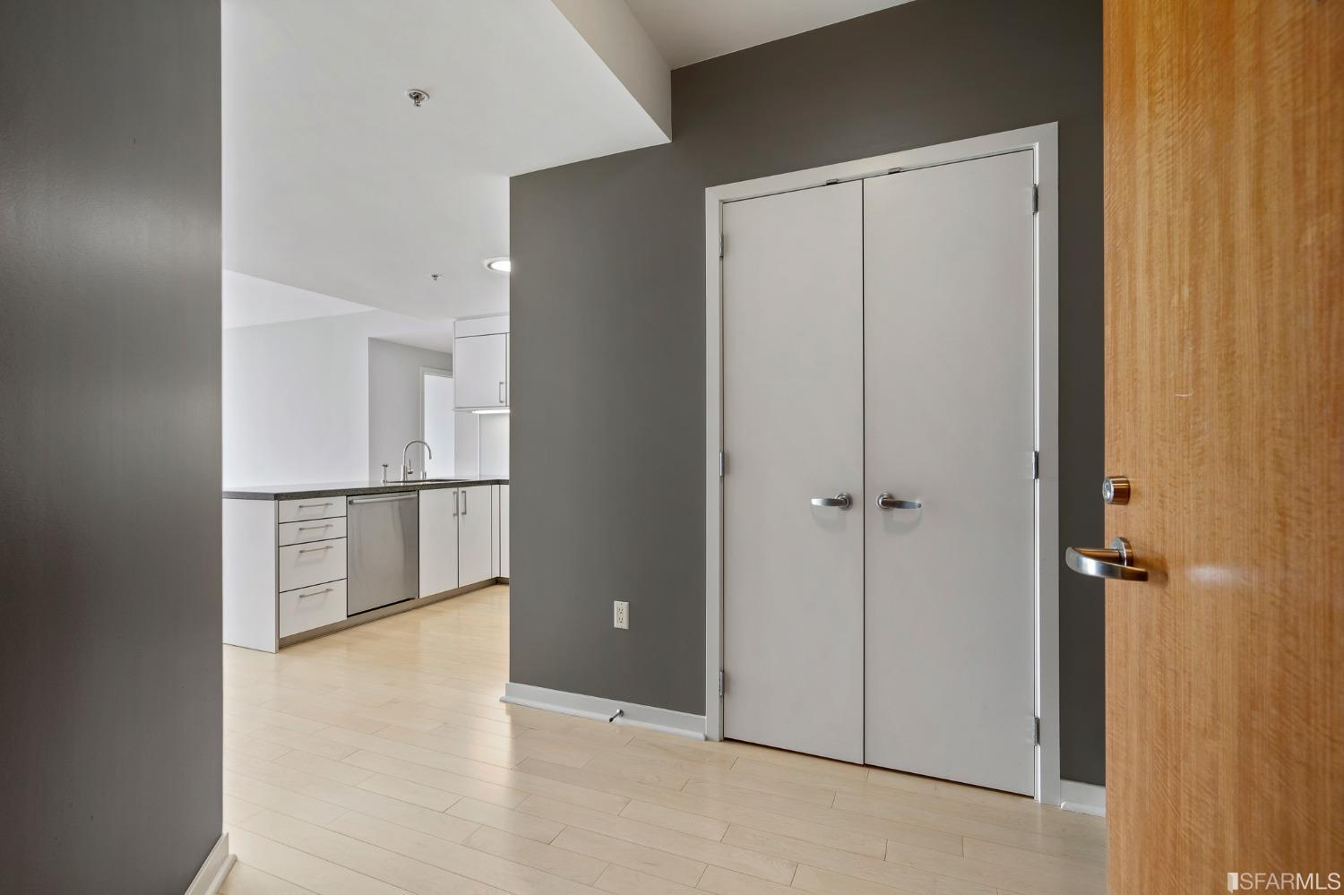 301 Main Street, Unit 17E San Francisco, CA 94105 - Photo 2 of 22 a view of empty room