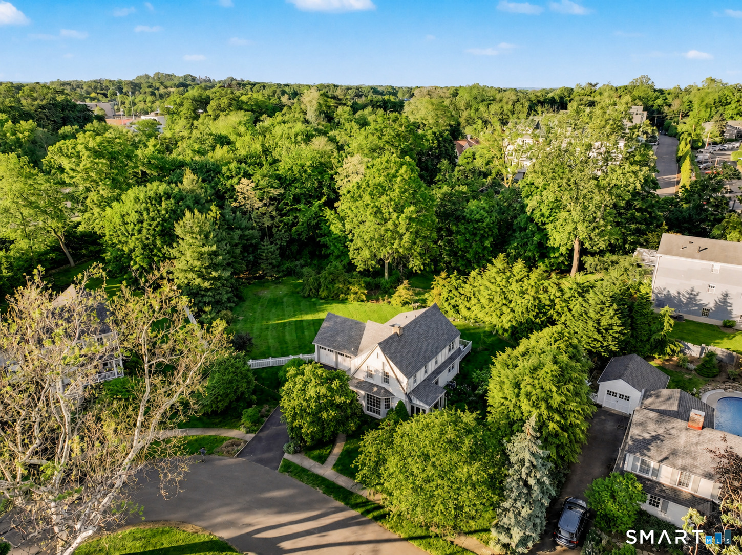 164 Ludlowe Road Fairfield, CT 06824 - Photo 4 of 40