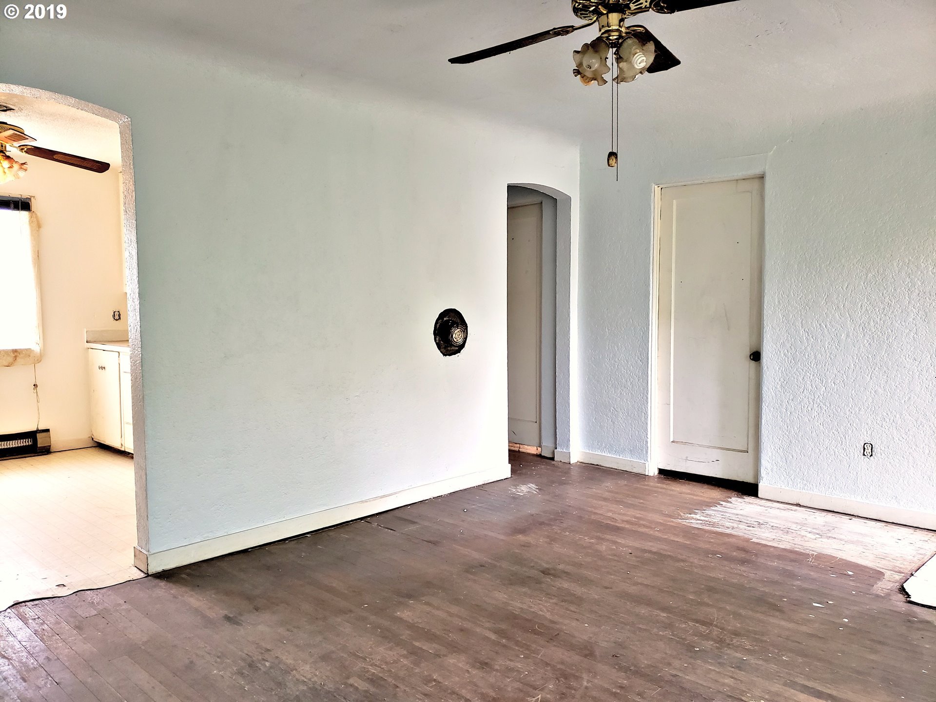 2780 E Street Springfield, OR 97477 - Photo 5 of 15 a view of an empty room