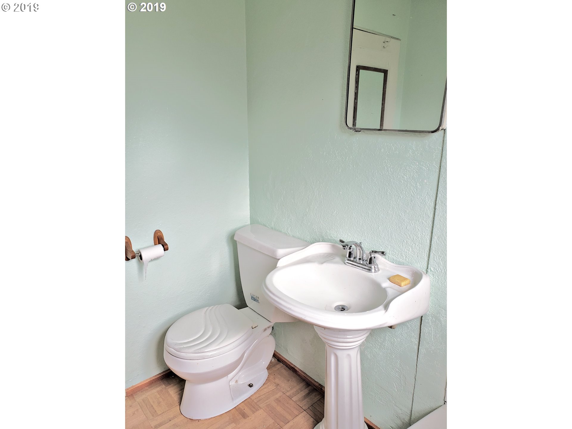 2780 E Street Springfield, OR 97477 - Photo 9 of 15 a bathroom with a sink and a toilet