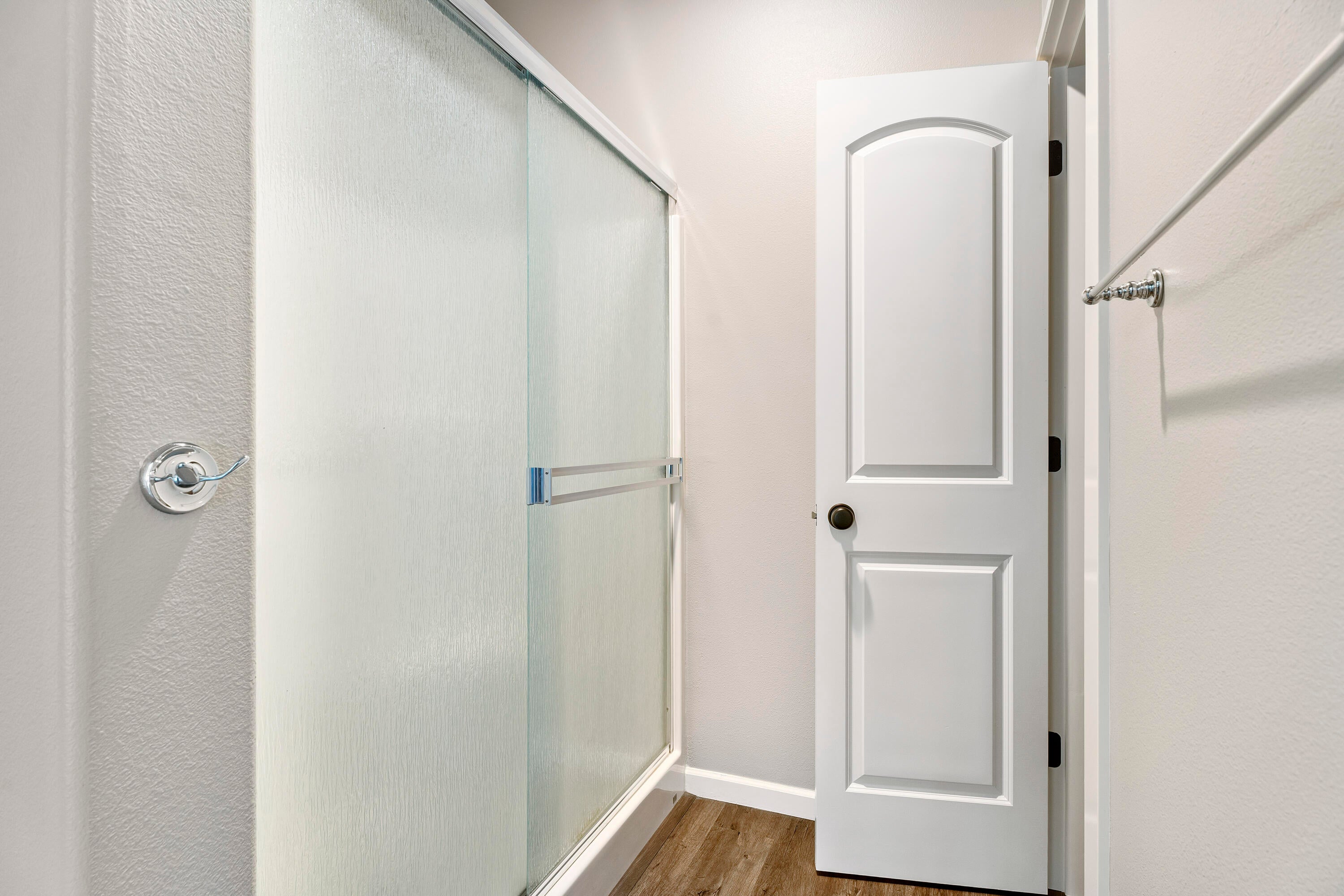 3167 Yellow Ribbon Drive Bend, OR 97701 - Photo 28 of 38 Primary bathroom also has a shower