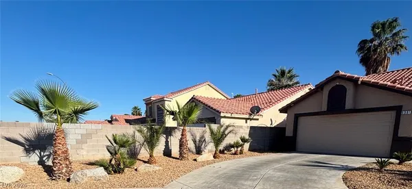 $2,595 | 5301 Sly Fox Court, Las Vegas, NV 89130