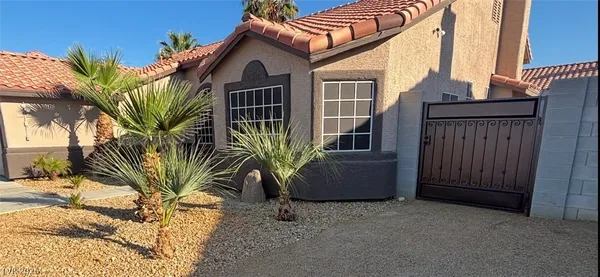 $2,595 | 5301 Sly Fox Court, Las Vegas, NV 89130
