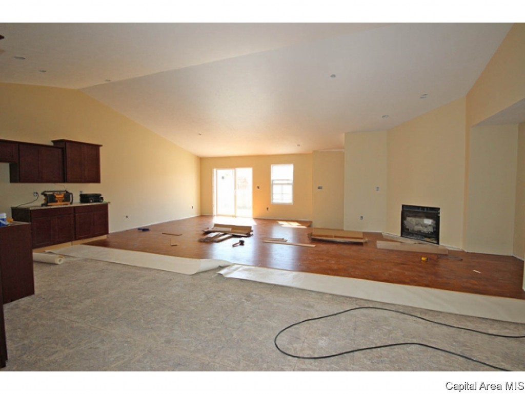 316 Butler Lane Chatham, IL 62629 - Photo 3 of 8 Gallery Image 3