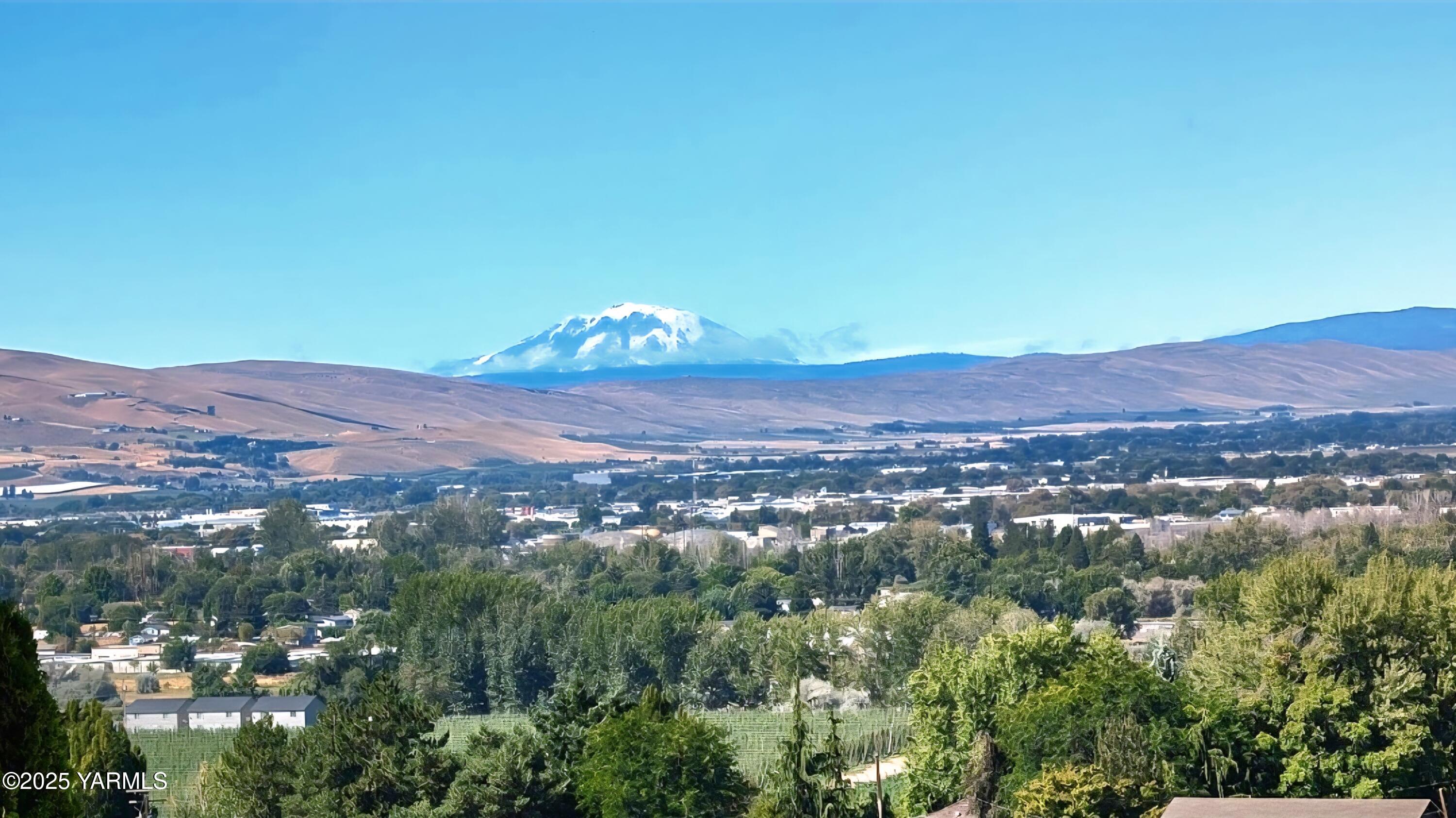 720 Country Club Drive Yakima, WA 98901 - Photo 3 of 48 an aerial view of residential house and green space