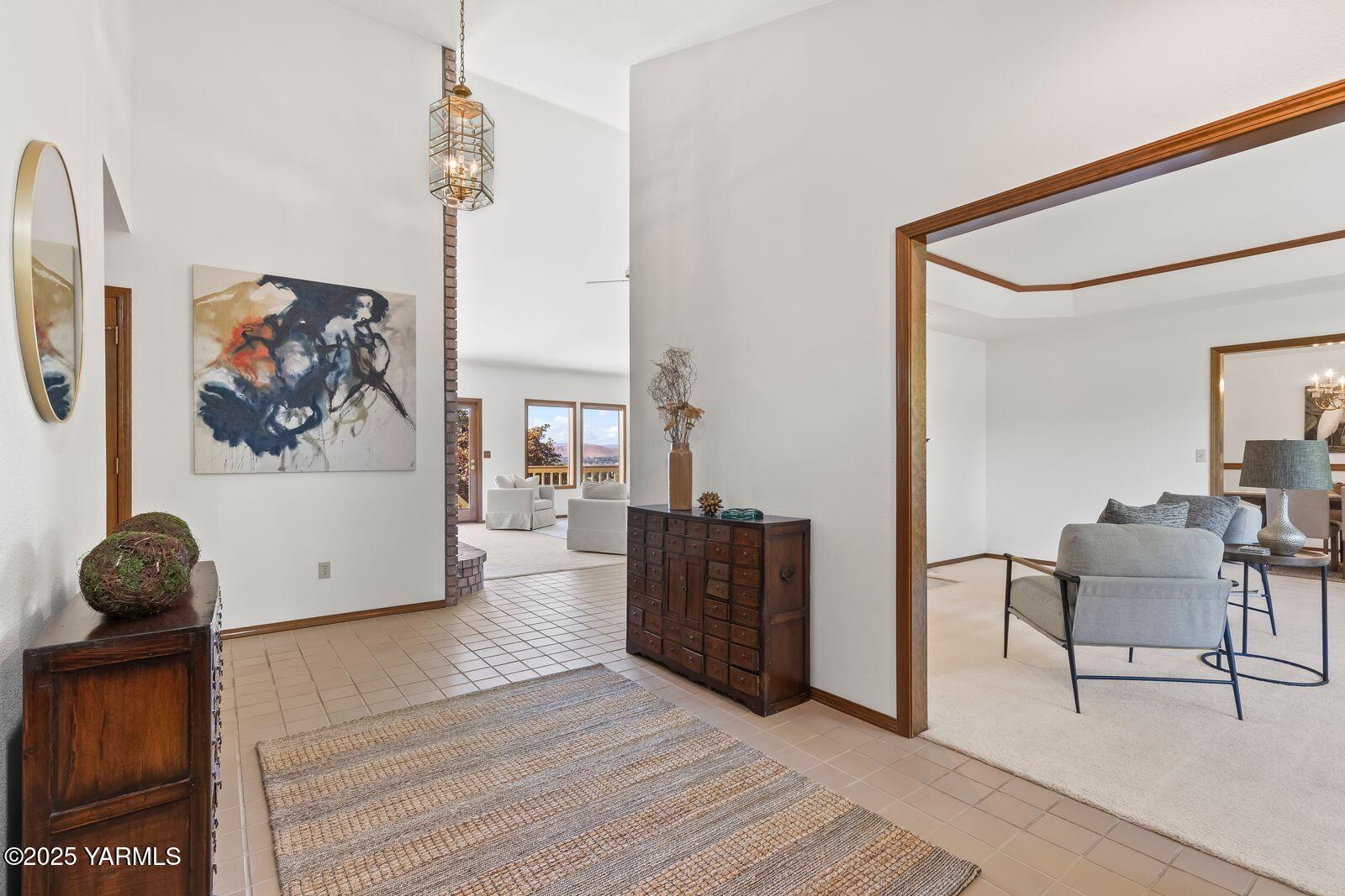 720 Country Club Drive Yakima, WA 98901 - Photo 5 of 48 a view of a livingroom with furniture and furniture