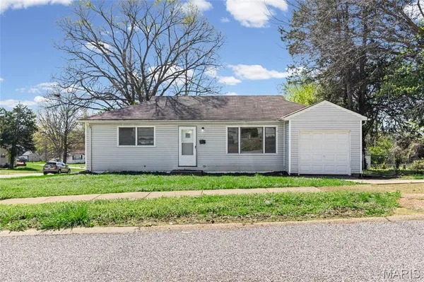 $92,400 | 914 Highmont Drive, Ferguson, MO 63135
