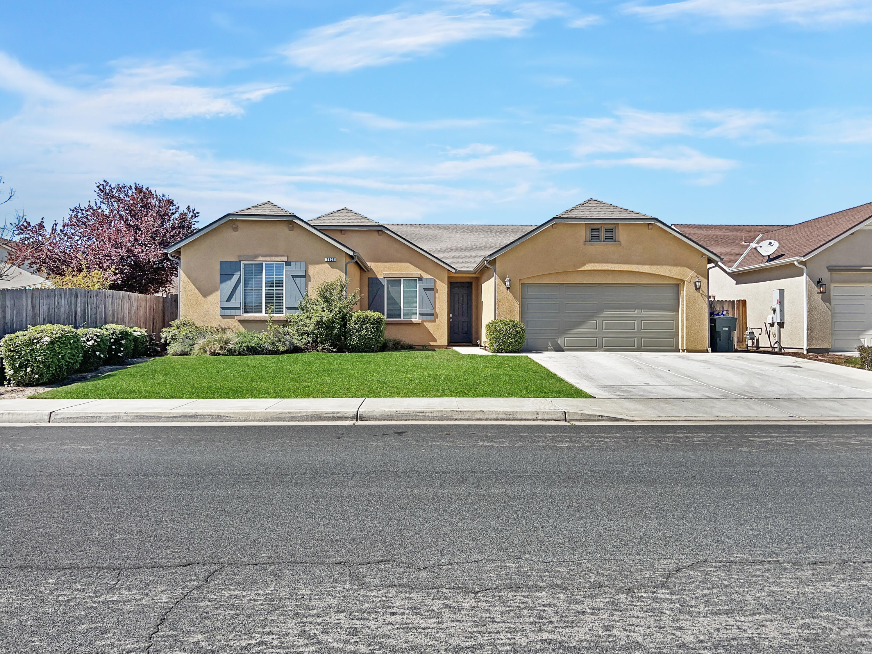 2326 Ranier Way Hanford, CA 93230 - Photo 3 of 26 Photo Mar 14, 12 27 57 PM