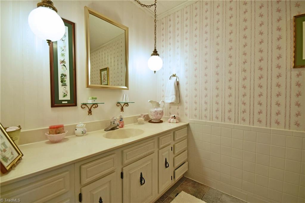 140 A Old Mill Road High Point, NC 27265 - Photo 19 of 24 Gallery Image 19