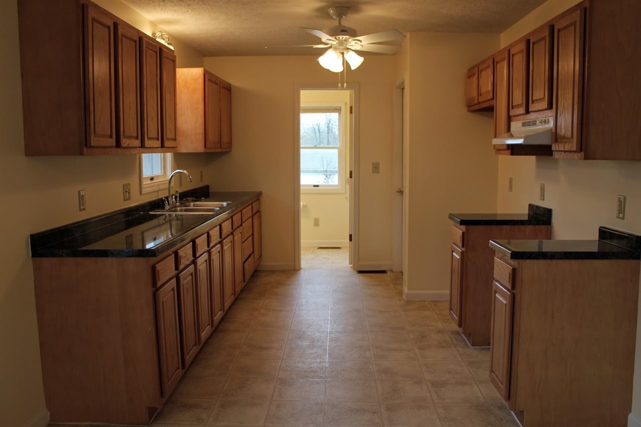 1319 R Street Bedford, IN 47421 - Photo 4 of 18 Gallery Image 4