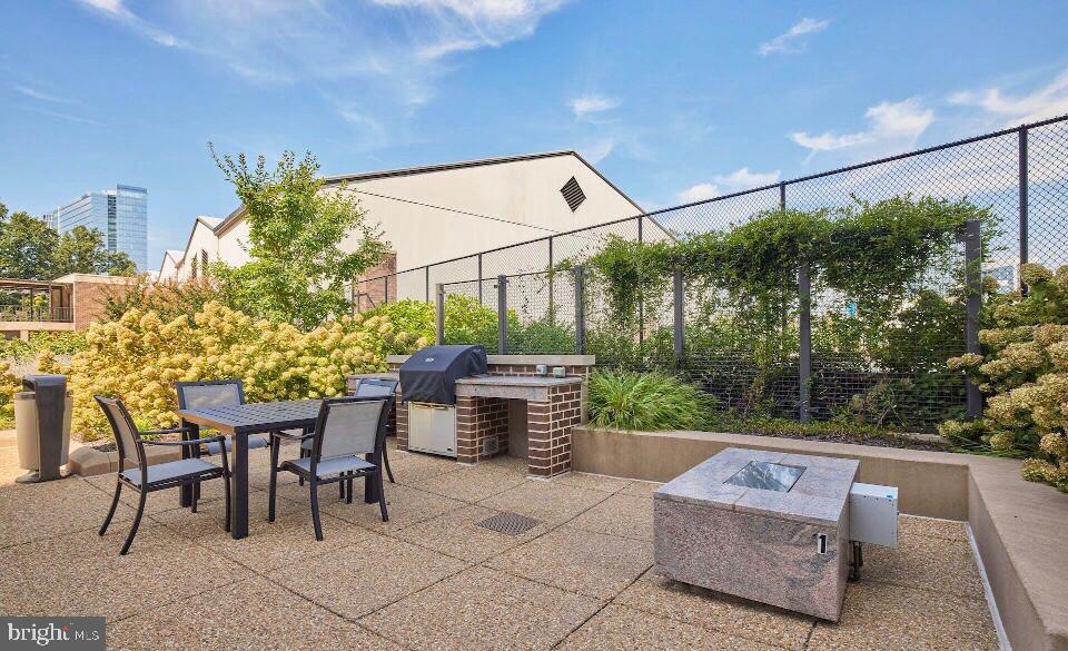1800 Old Meadow Road, Unit 916 McLean, VA 22102 - Photo 33 of 47 Patios with grilling stations
