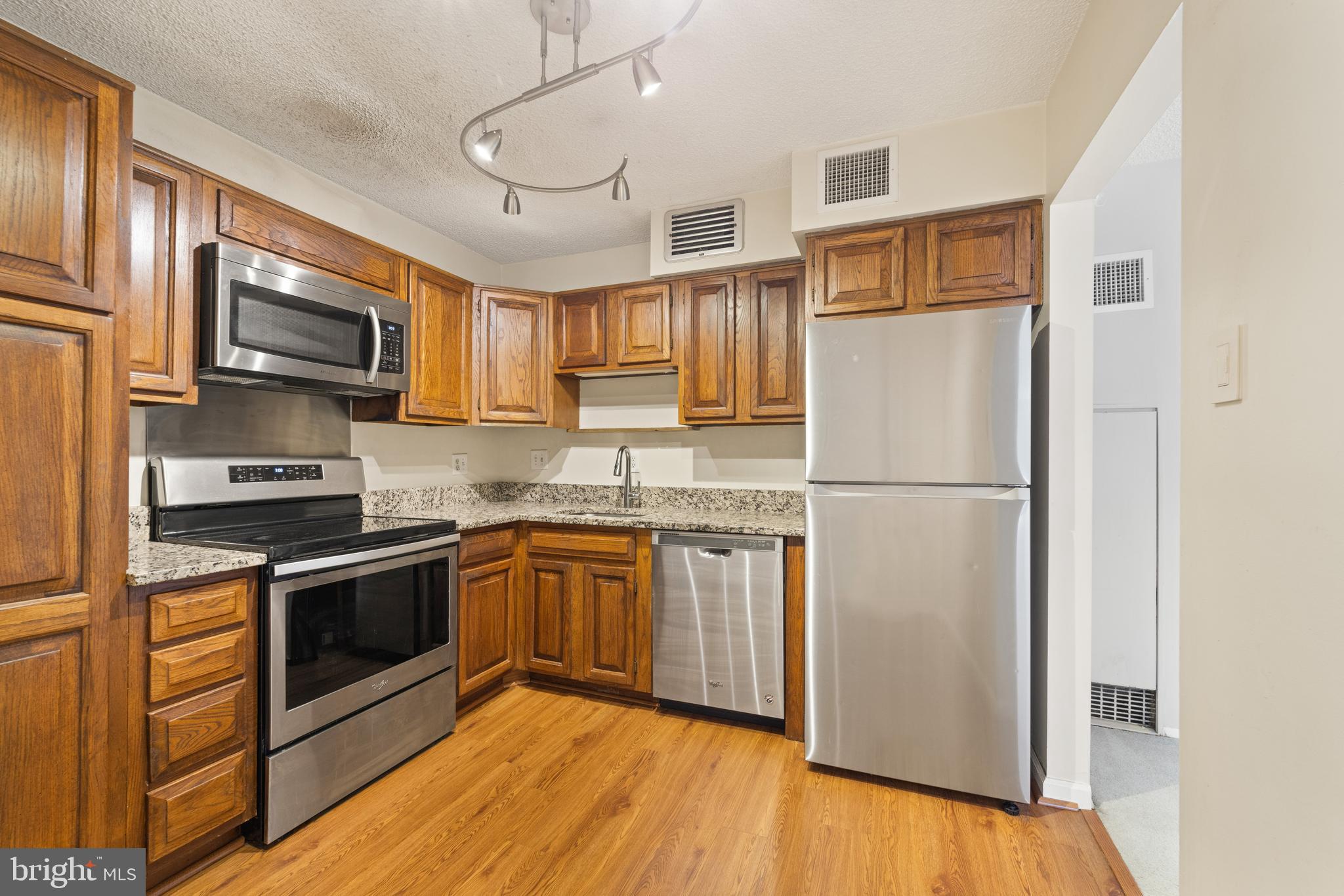 1800 Old Meadow Road, Unit 916 McLean, VA 22102 - Photo 5 of 47