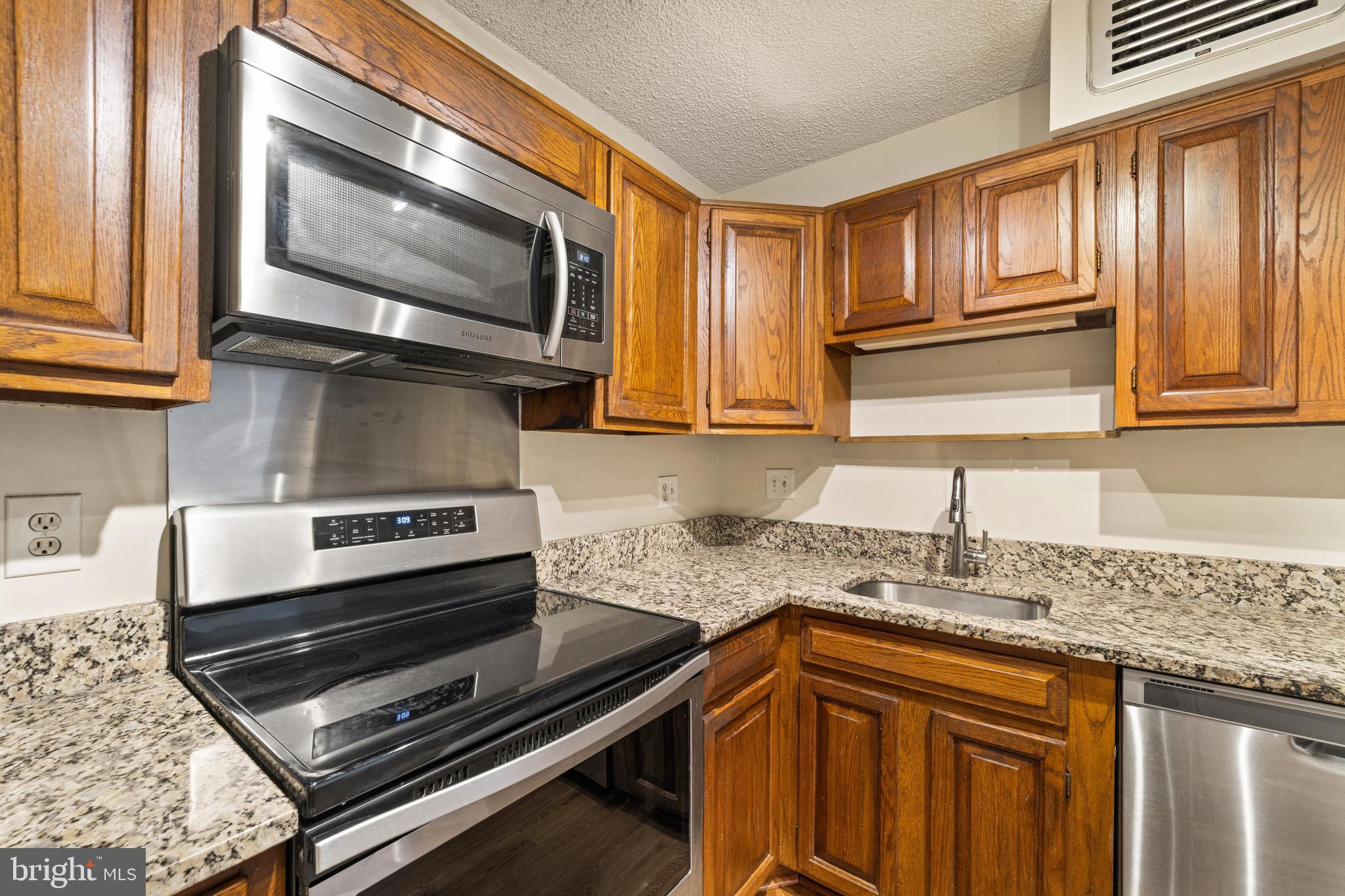 1800 Old Meadow Road, Unit 916 McLean, VA 22102 - Photo 6 of 47