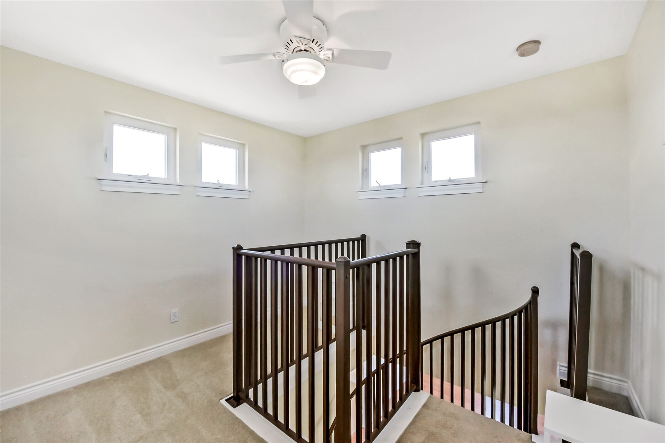 1 Loggerhead Hitchcock, TX 77563 - Photo 28 of 49 Look out room complete with portable stool/stand.