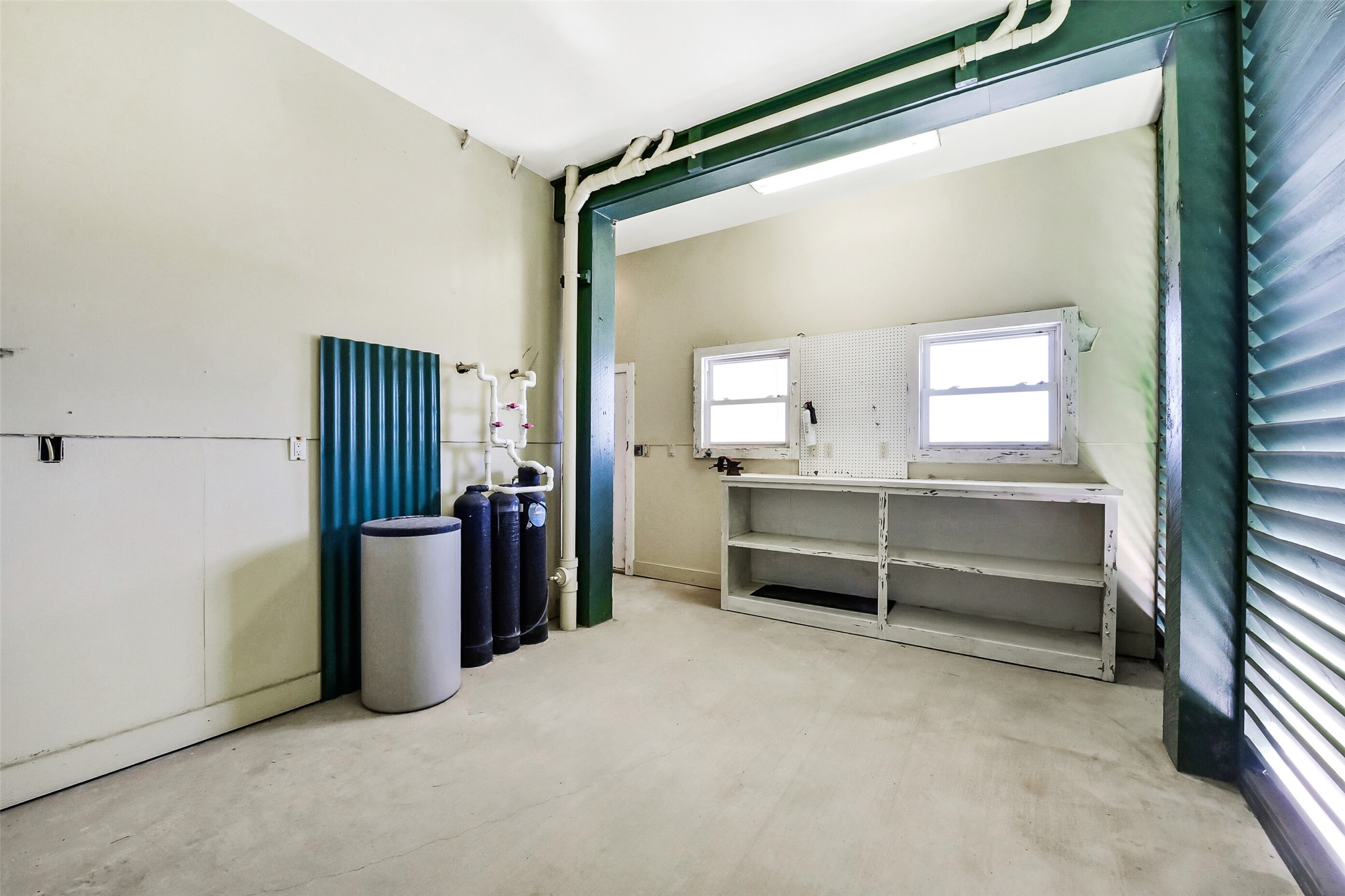 1 Loggerhead Hitchcock, TX 77563 - Photo 39 of 49 Garage workshop.