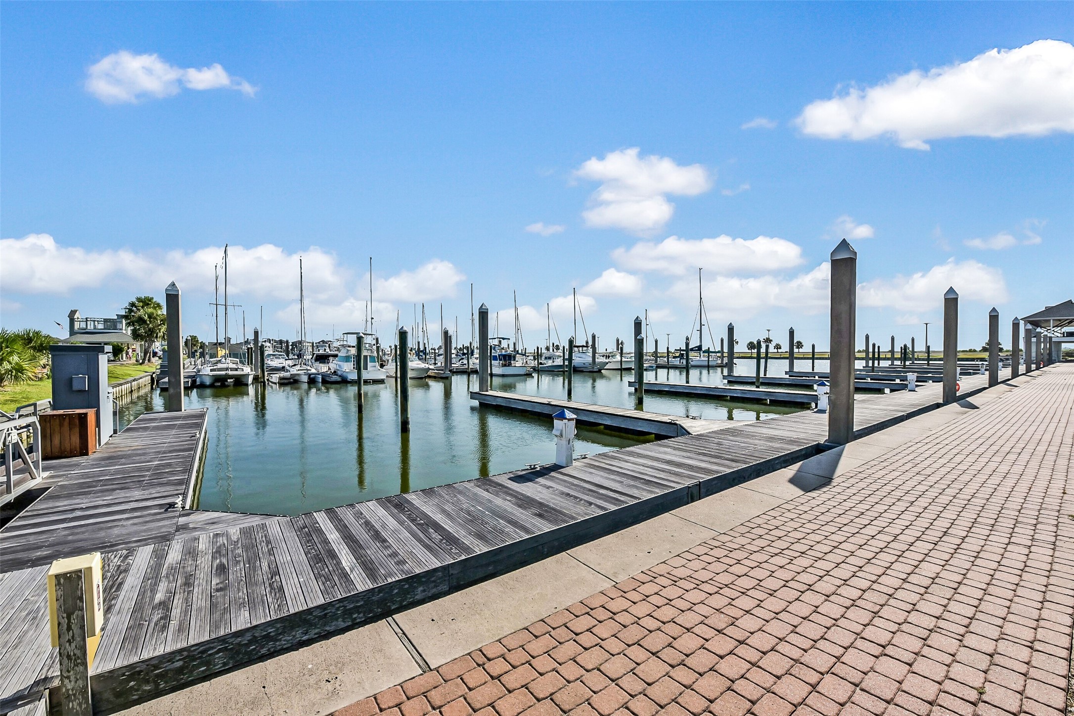 1 Loggerhead Hitchcock, TX 77563 - Photo 44 of 49 a view of a terrace with sitting space