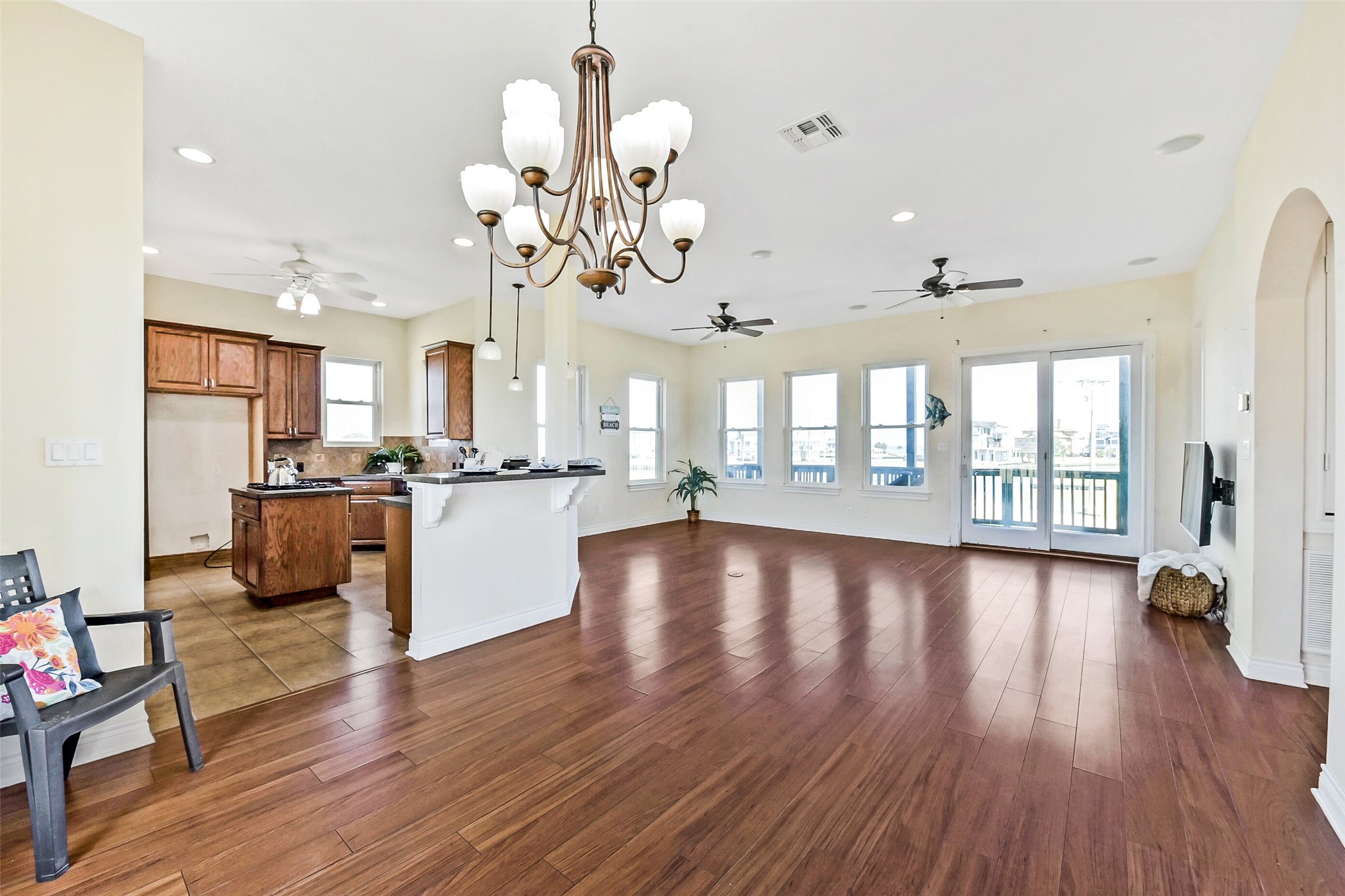 1 Loggerhead Hitchcock, TX 77563 - Photo 8 of 49 Open flloor plan with stunning views.