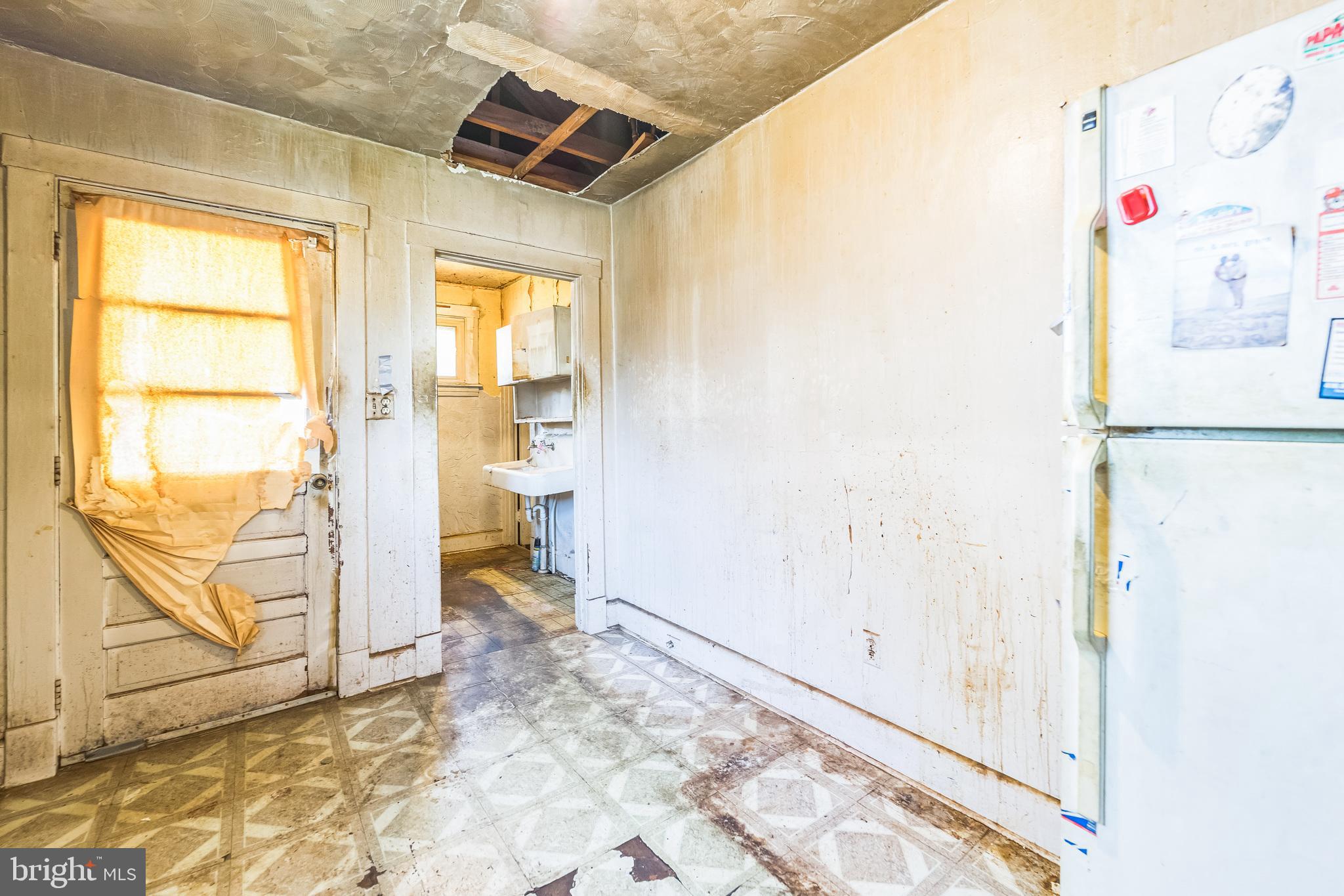 912 Windsor Avenue Annapolis, MD 21403 - Photo 12 of 29 a view of an empty room