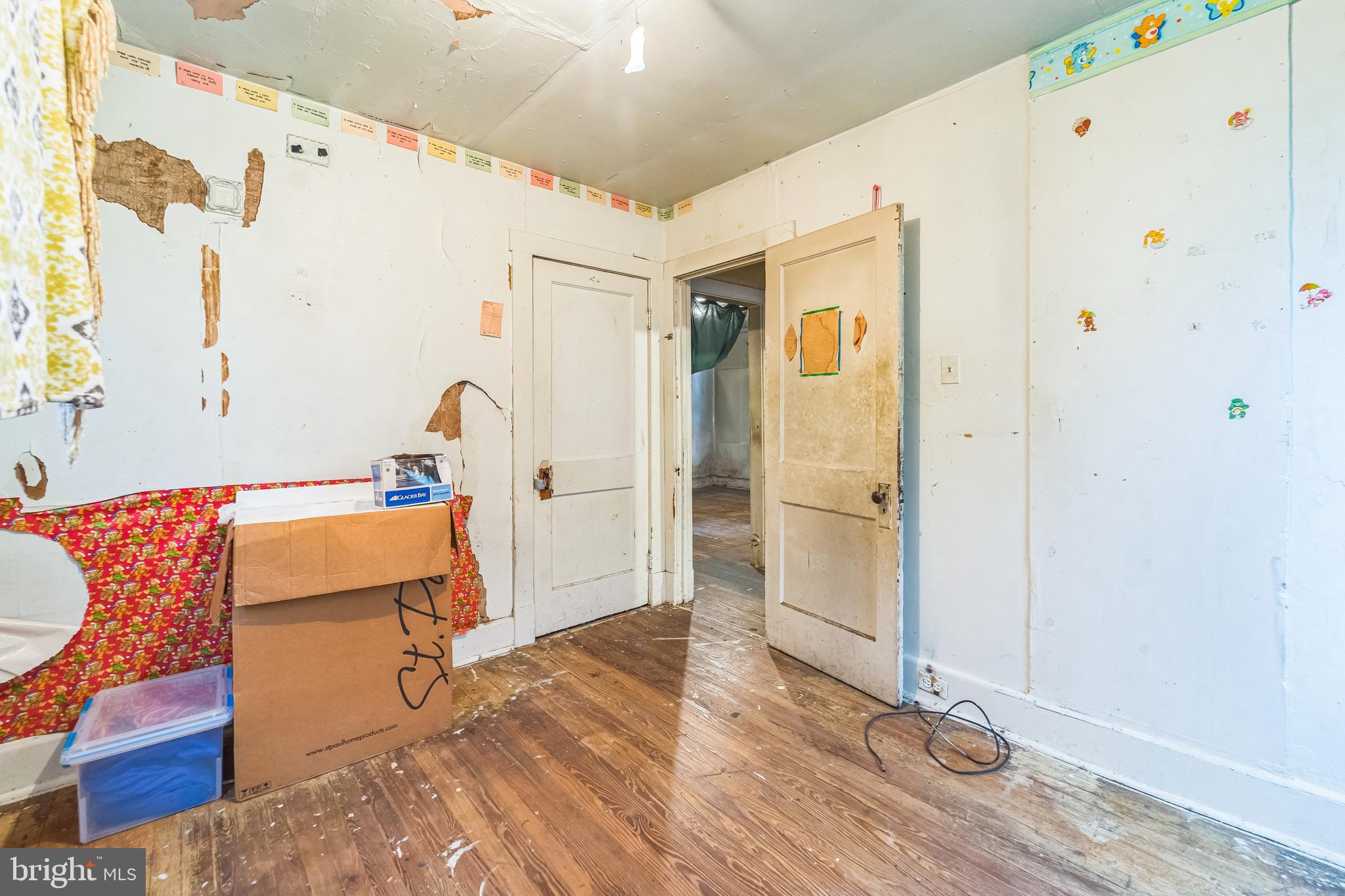 912 Windsor Avenue Annapolis, MD 21403 - Photo 22 of 29 a bathroom with a sink and a shower