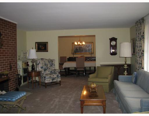 10180 Grubbs Road Wexford, PA 15090 - Photo 6 of 18 Living Room.