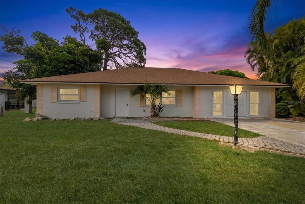887 Leeward Road Venice, FL 34293 - Photo 2 of 38