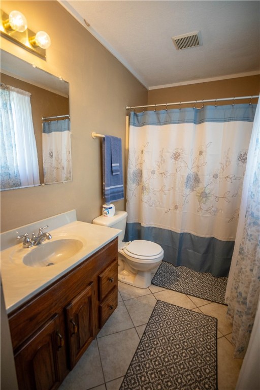 21 Madison Street Warwick, RI 02888 - Photo 20 of 30 second floor full bath