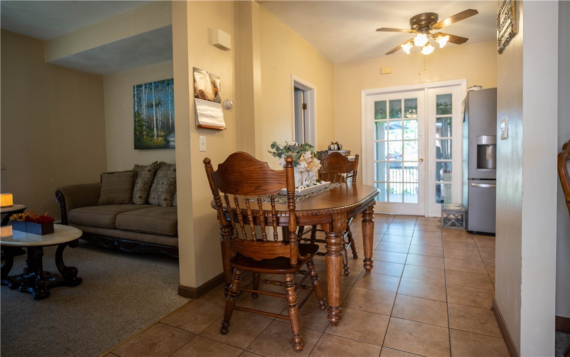 21 Madison Street Warwick, RI 02888 - Photo 5 of 30 Eat-in-kitchen