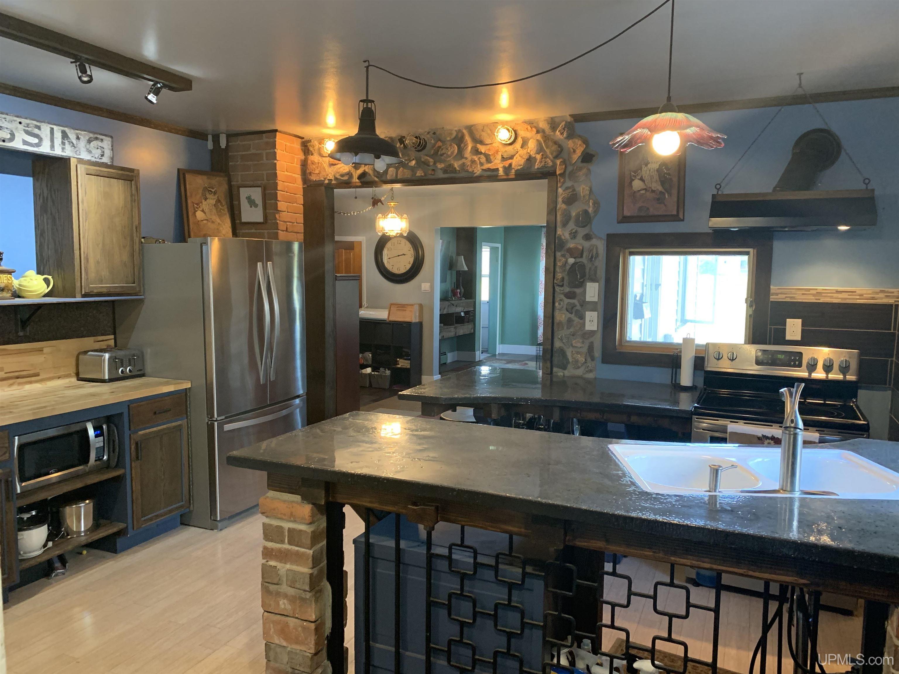 513 West Spring Street Marquette, MI 49855 - Photo 6 of 40