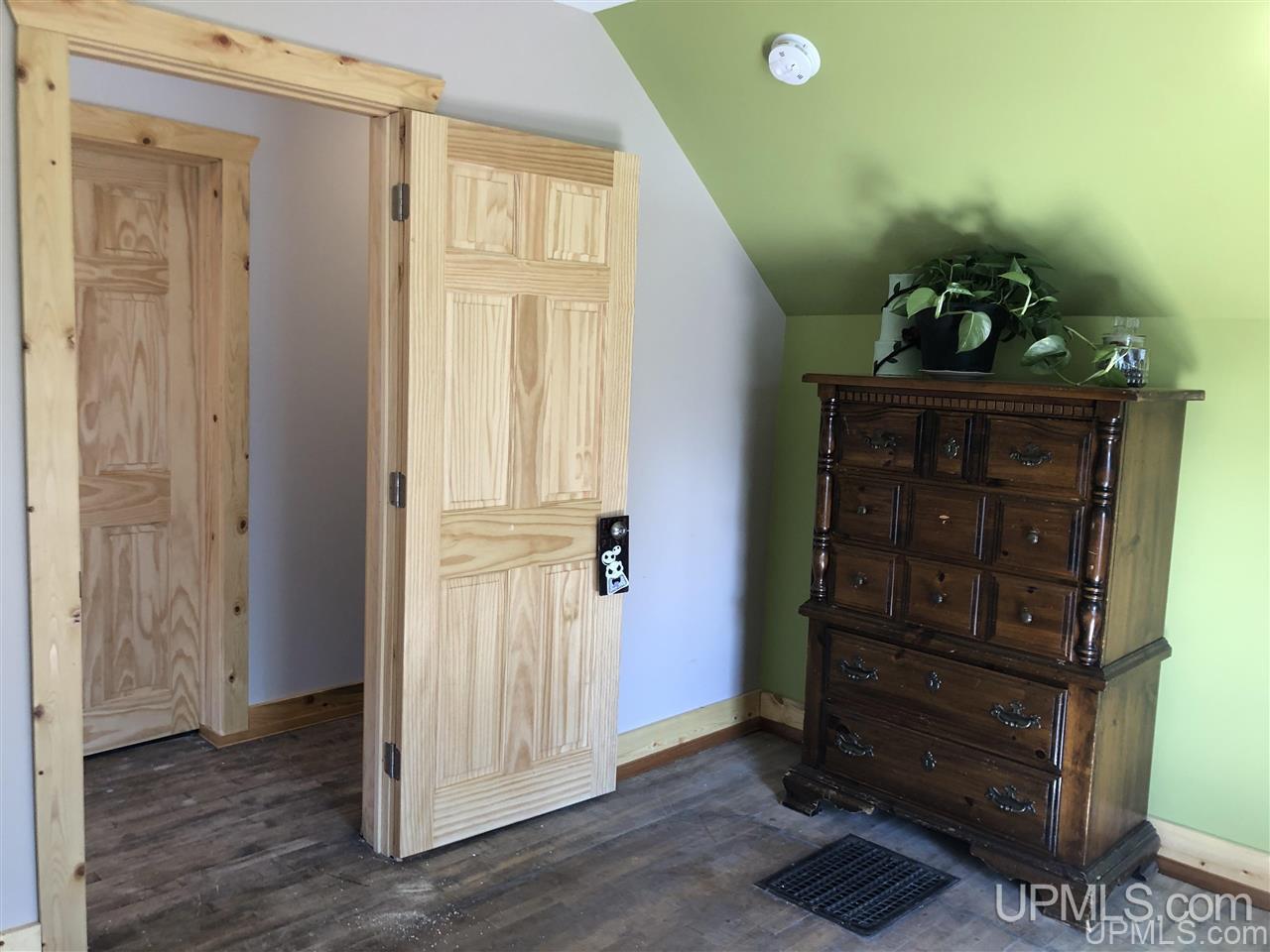 24923 Chestnut Street Calumet, MI 49913 - Photo 23 of 26