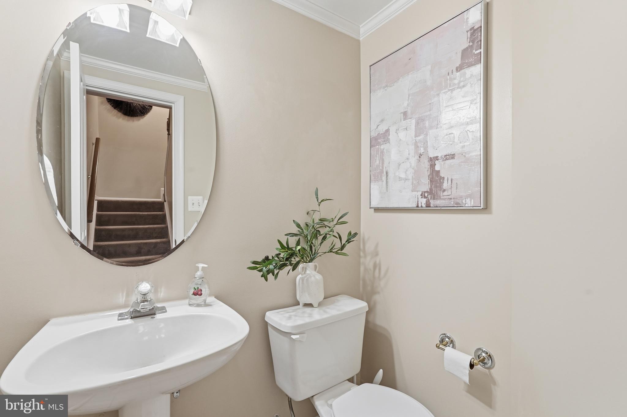 4662 West Braddock Road Alexandria, VA 22311 - Photo 20 of 42 Half bath on kitchen level