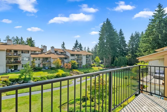 $429,950 | 7612 37th Street West, Unit D, University Place, WA 98466