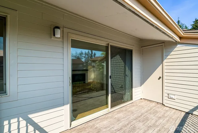 $429,950 | 7612 37th Street West, Unit D, University Place, WA 98466