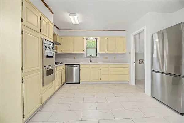$2,000 | 1612 Treehouse Trail, College Station, TX 77845